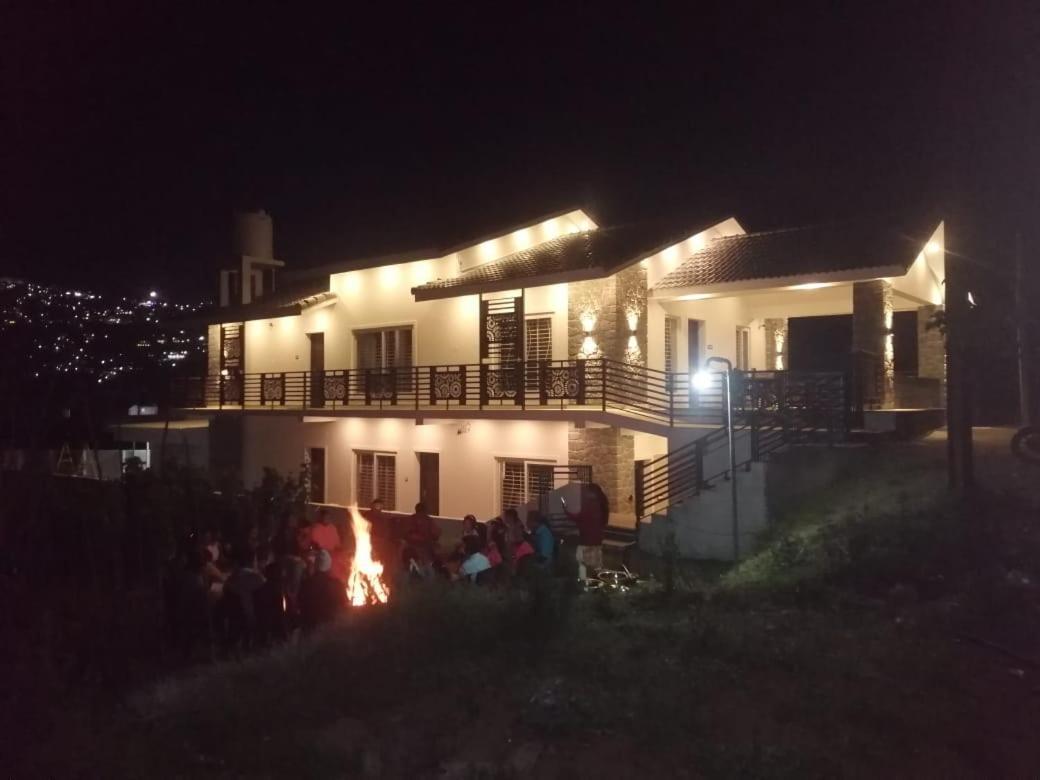 Rr Holiday Inn Kodaikanal Exteriör bild